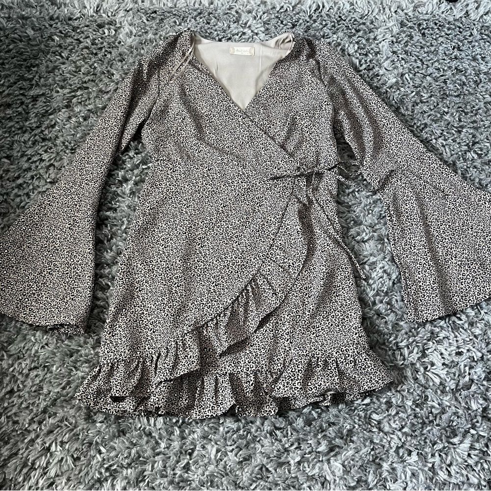 Altar’d state leopard print bell sleeve faux wrap dress size xs